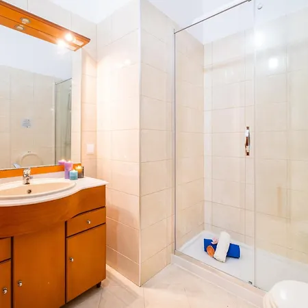 Villa In Albufeira Near Town Center Вилла