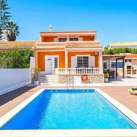 Villa In Albufeira Near Town Center Вилла