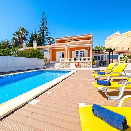 Villa In Albufeira Near Town Center Вилла *