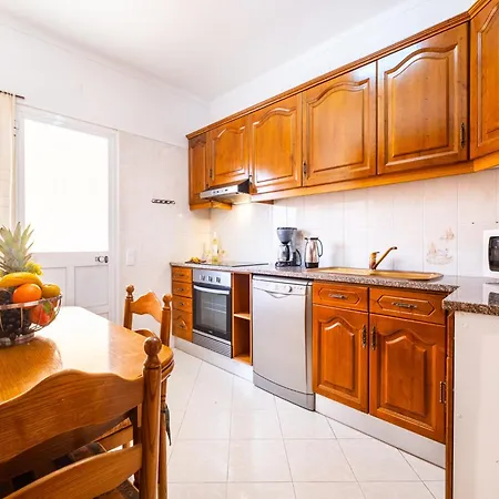 Villa In Albufeira Near Town Center Вилла Албуфейра